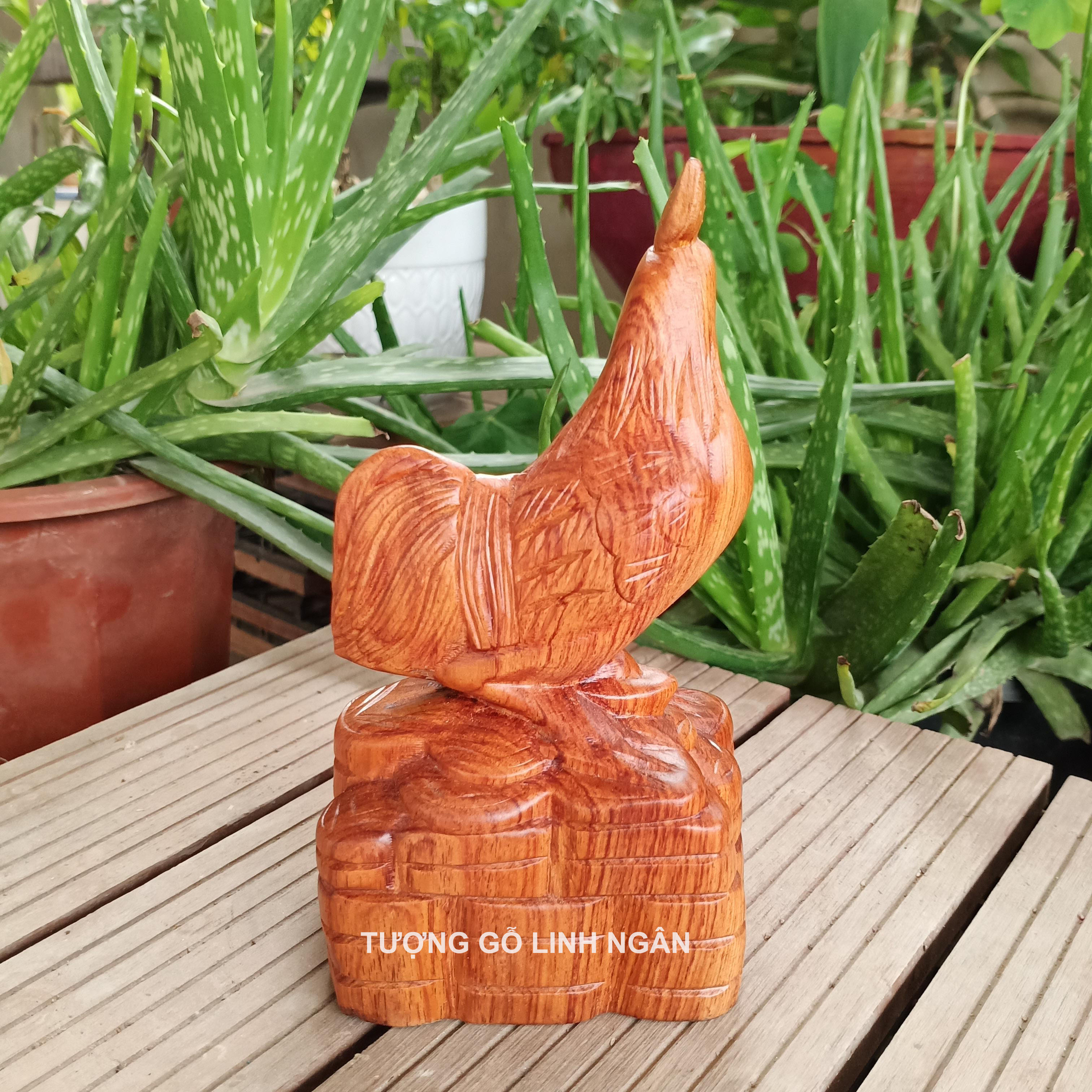 Tượng Gà gỗ hương (Cao 15 cm, ngang 8 cm, sâu 6 cm)