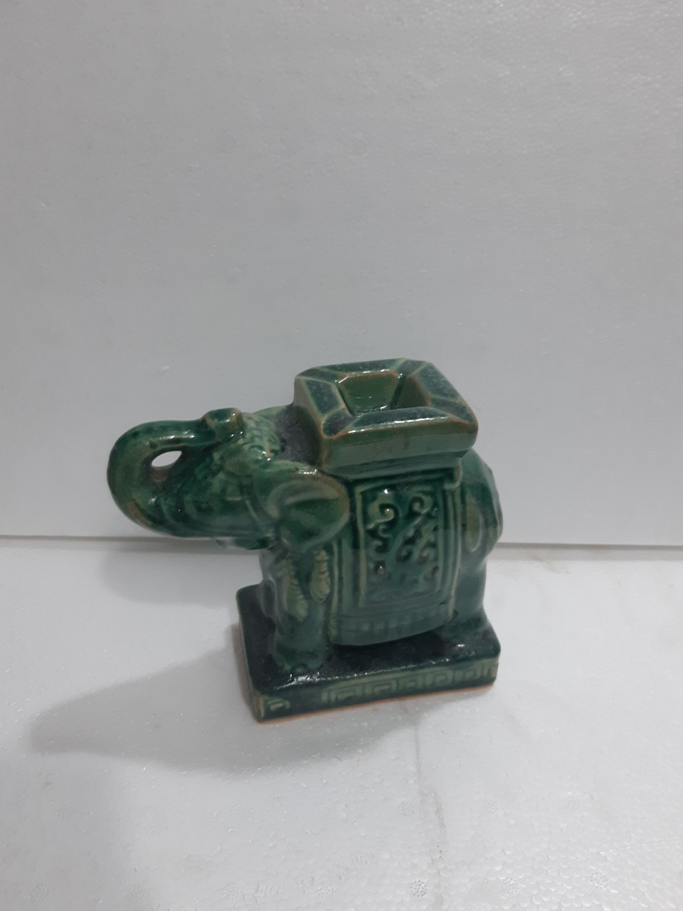 Đôn voi đựng tàn men xanh 15 cm