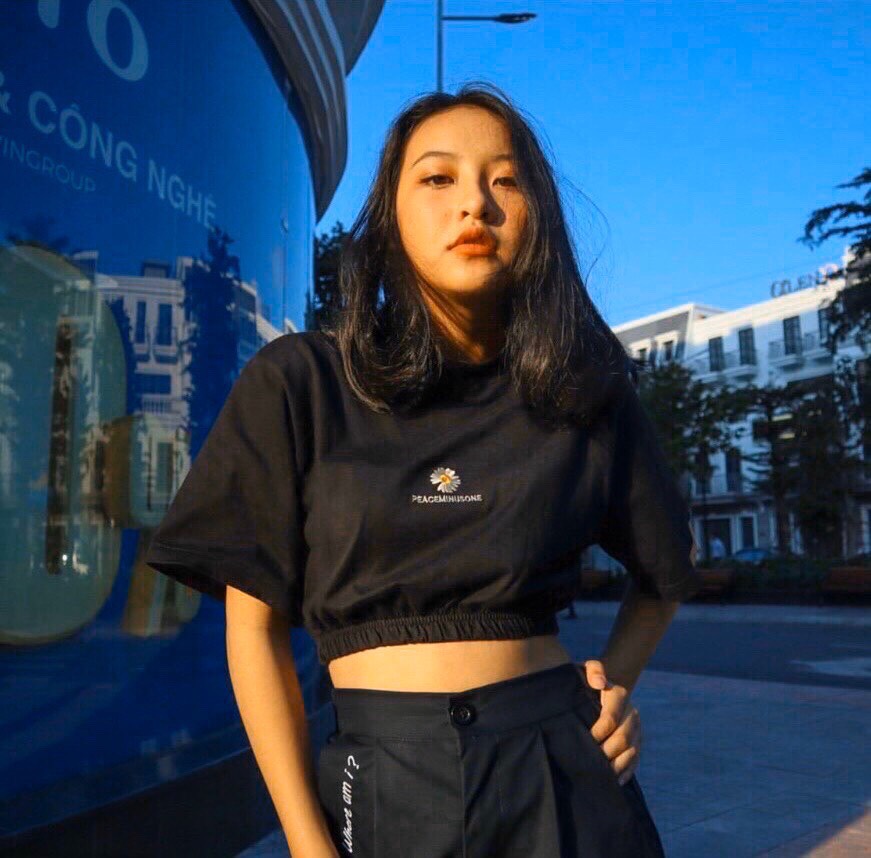 Áo thun croptop bo thun bụng tay lỡ in hoa cúc trước ngực dễ thương TTSLA0008