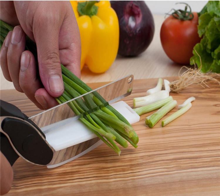 Dao kéo kiêm thớt thông minh Clever Cutter