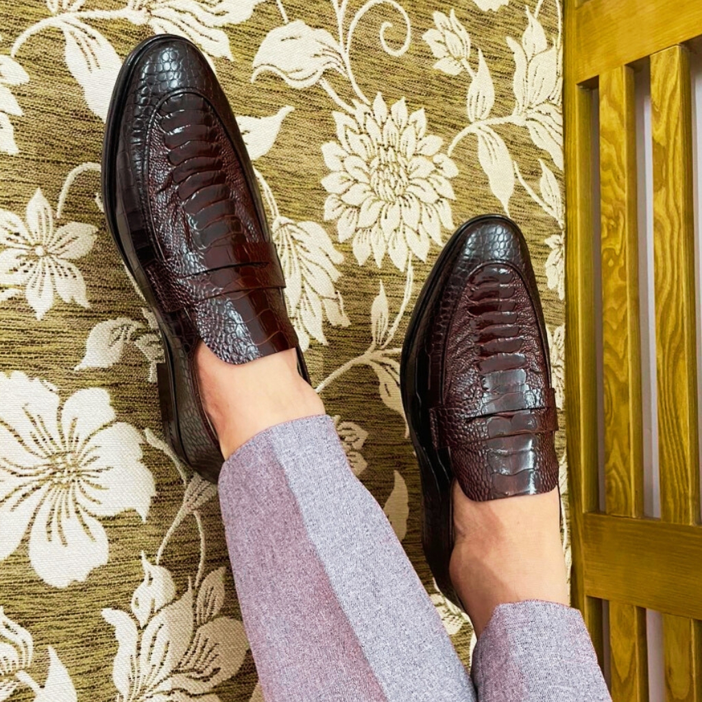 Tuyển chọn các mẫu giày lười da cá sấu KCS-0,giày da cá sấu cao cấp hàng thượng hạng việt nam,chất liệu da cá sấu màu đen và nâu.