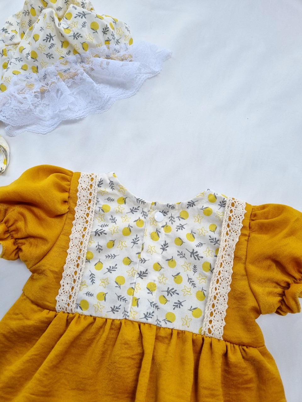 Bodysuit lụa vàng cho bé gái full sét 3 món size ss-13kg