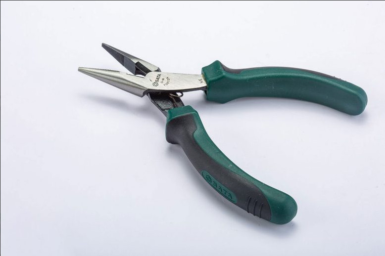 Kềm mũi nhọn 6in/160mm sata 05511