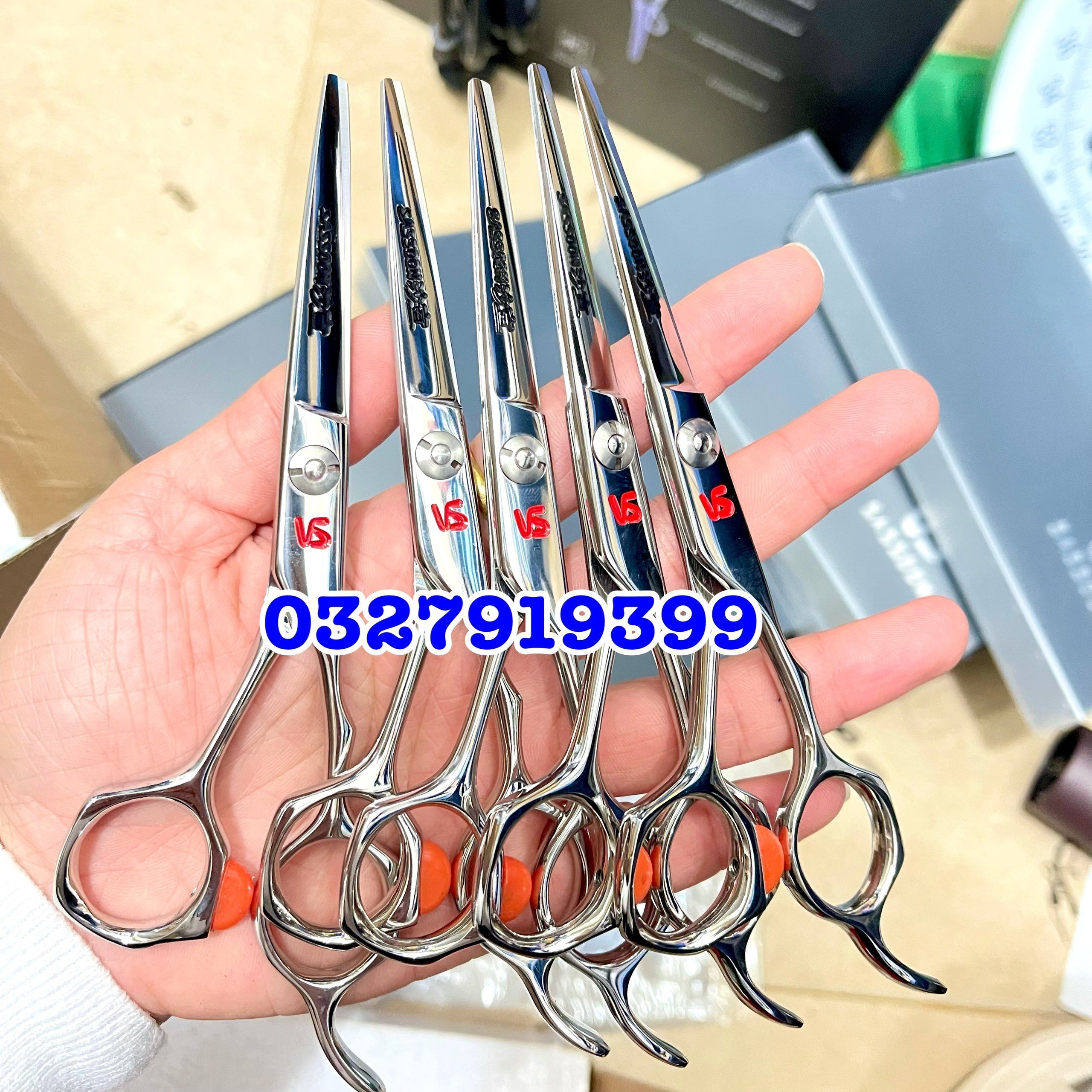VS Sassoon Kéo Cắt Tỉa Tóc VS Cao Cấp 5.5 In Chính Hãng Thép Nhật S440C Độ Cứng Trên 62HRC Lưỡi Sắc Bén Chất Lượng Tốt