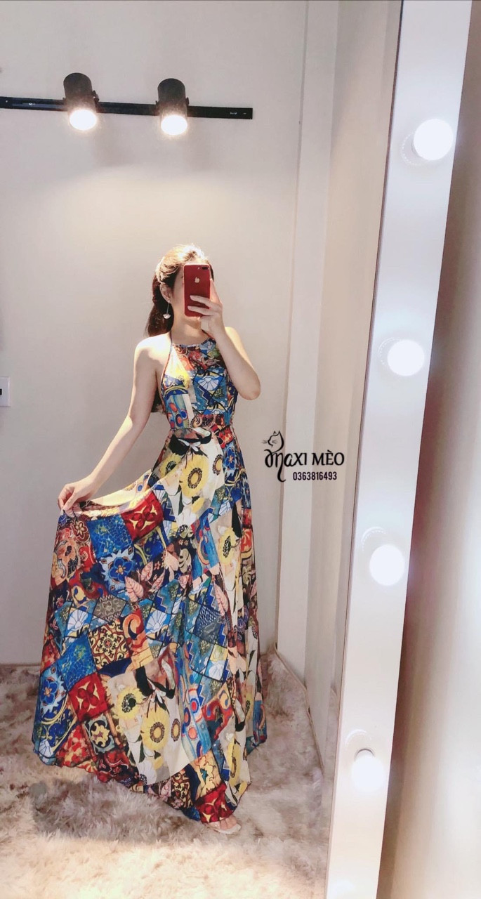 Đầm maxi họa tiết thổ cẩm xẻ tà