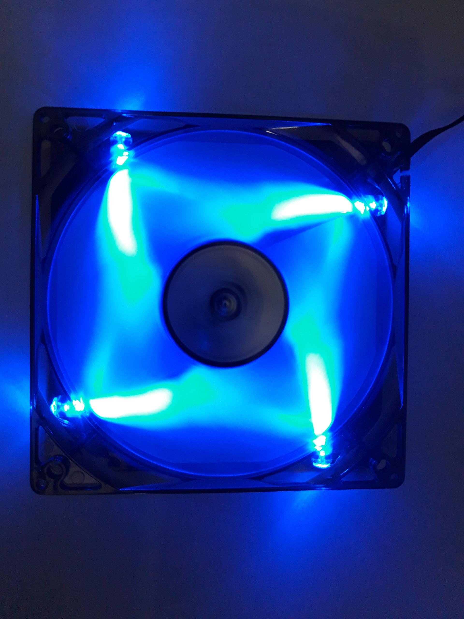 QUẠT CHO CASE 12*12 SAMA CÓ ĐÈN LED (XANH) KÈM ỐC