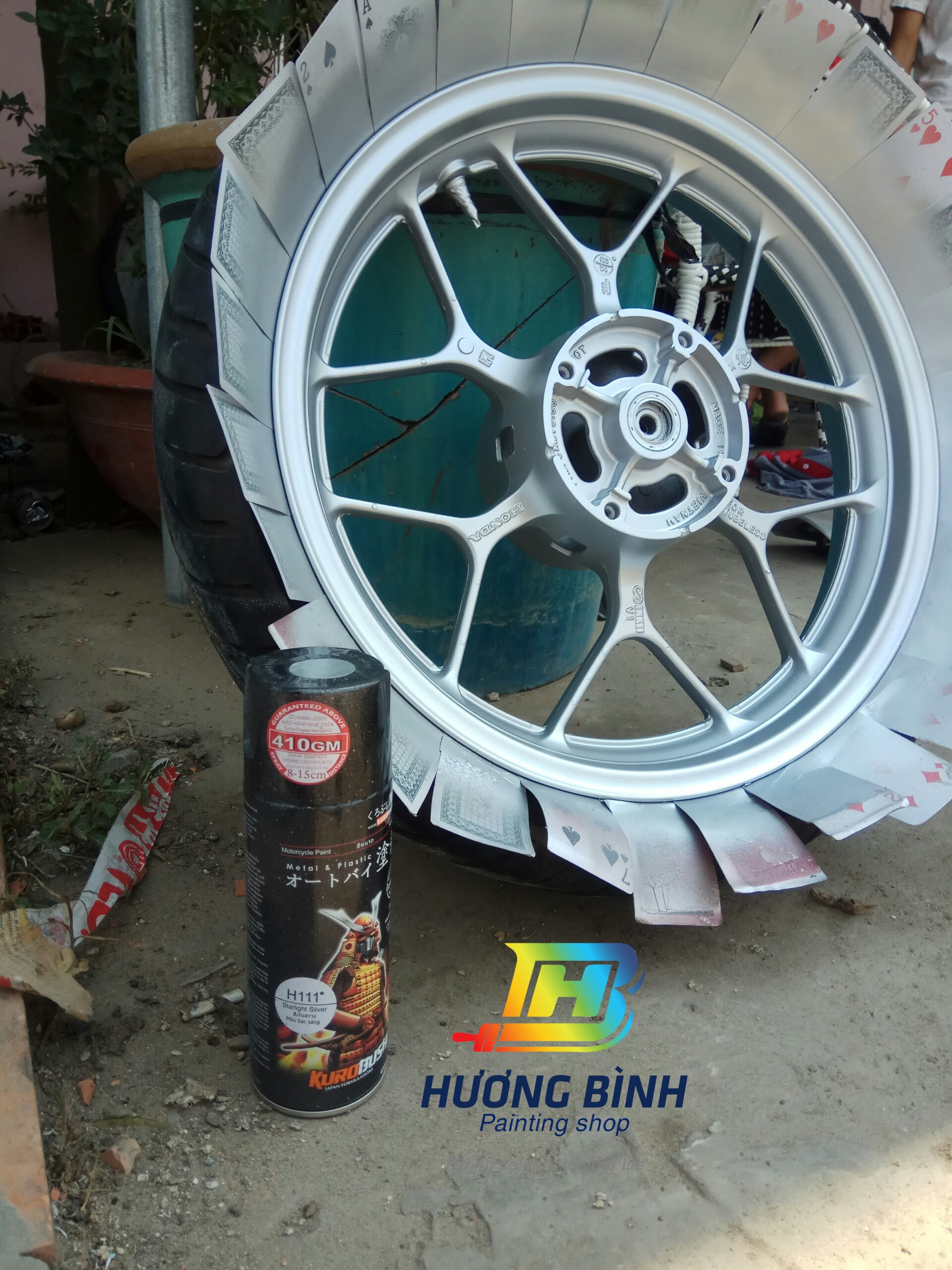 [COMBO] Sơn xịt Samurai màu Bạc Sáng - H111 với bóng K1K (combo lốc máy, chân xe,..)
