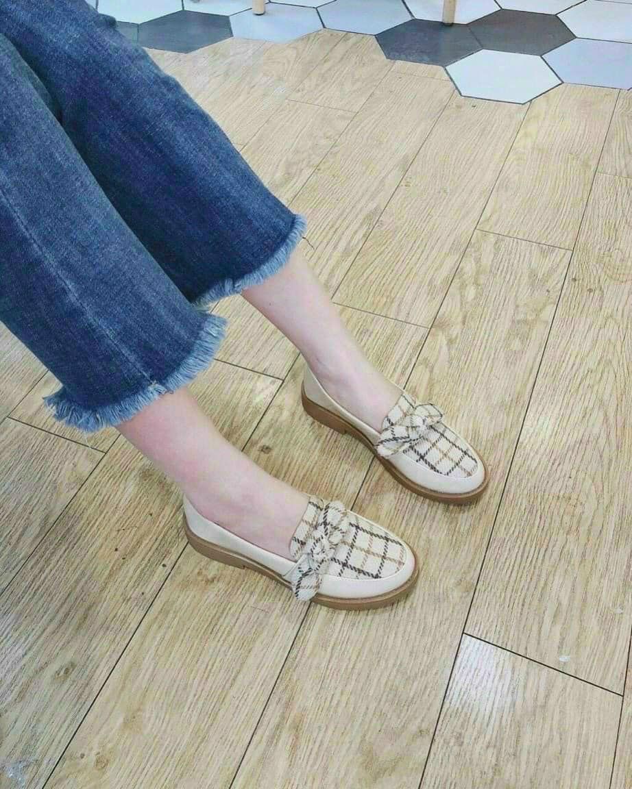 Giày đốc nữ họa tiết xinh xắn