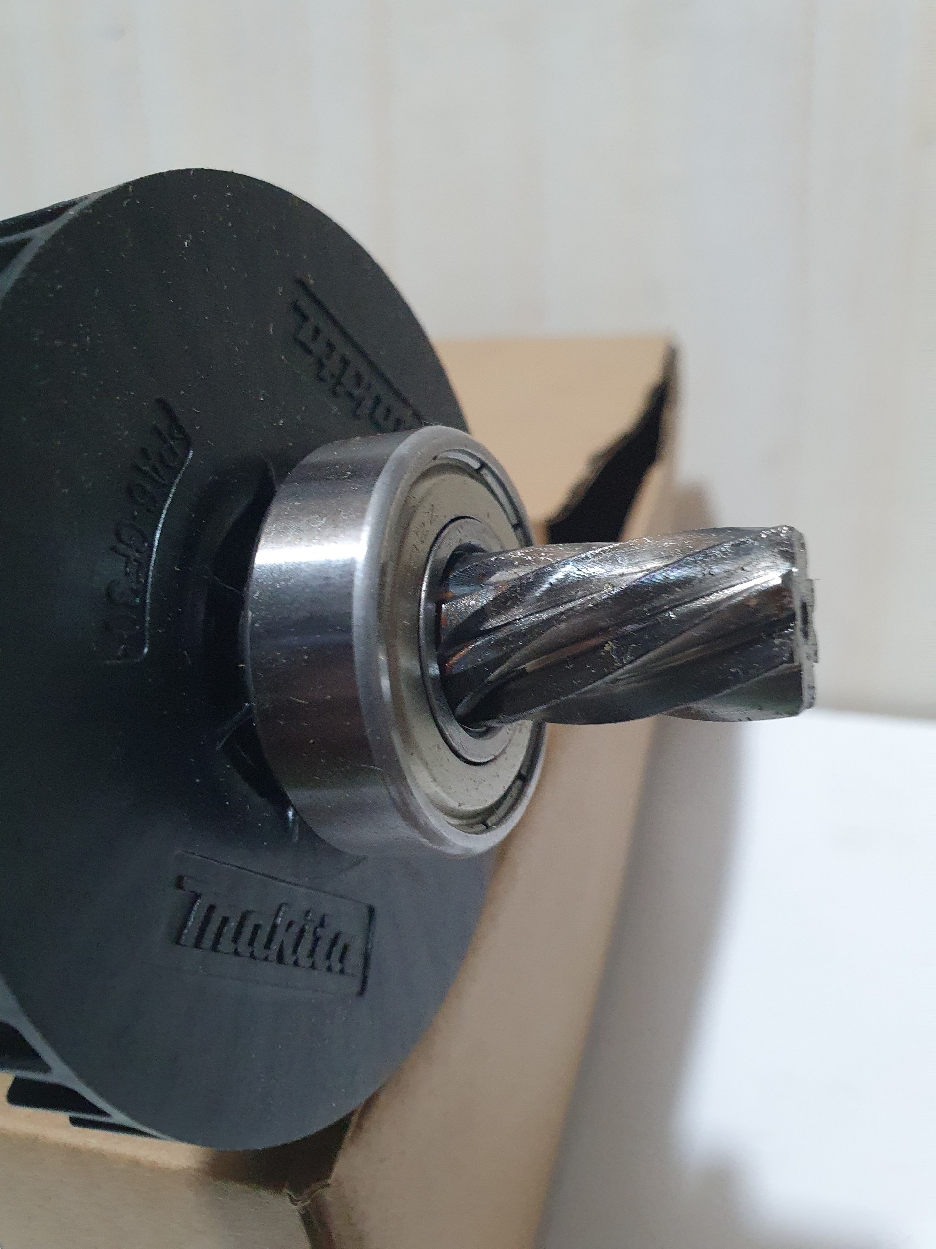 Rotor máy cắt sắt Maktec MT241 và M2400 517863-2