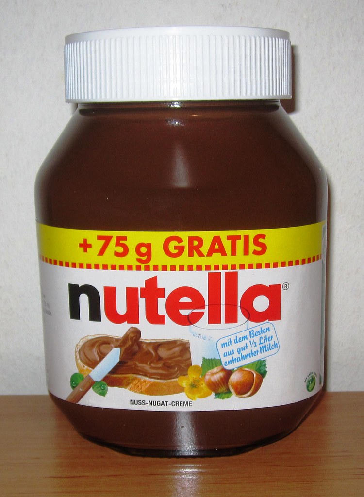 Nutella Mứt hạt phỉ 825 gram (750 gram + 75 gram gratis ) xuất xứ Ba Lan