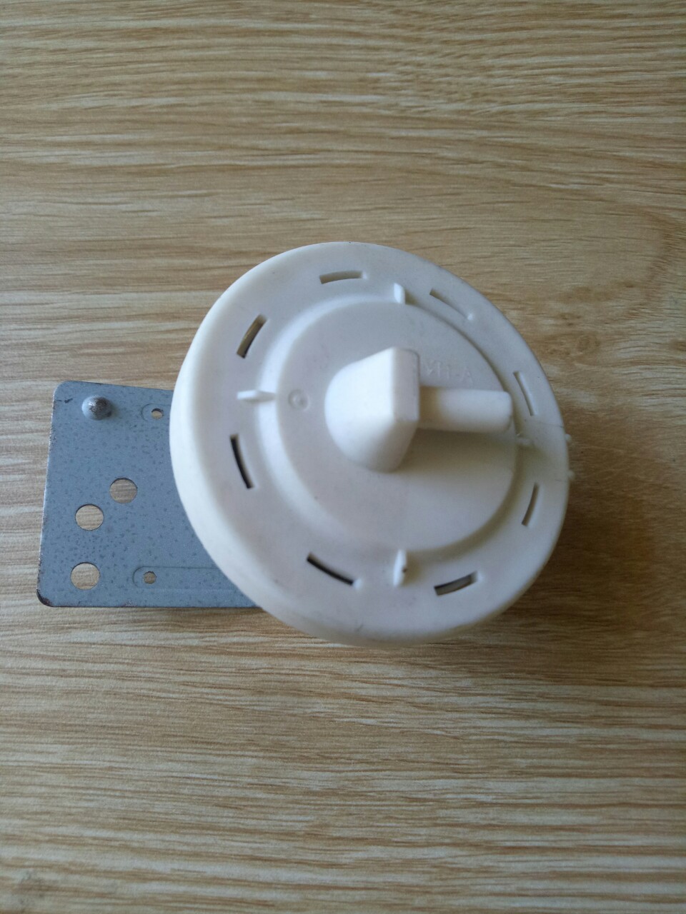Phao áp lực máy giặt LG