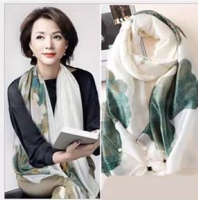 Khăn lụa choàng cổ nữ họa tiết hoa màu xanh 90 x 180 cm