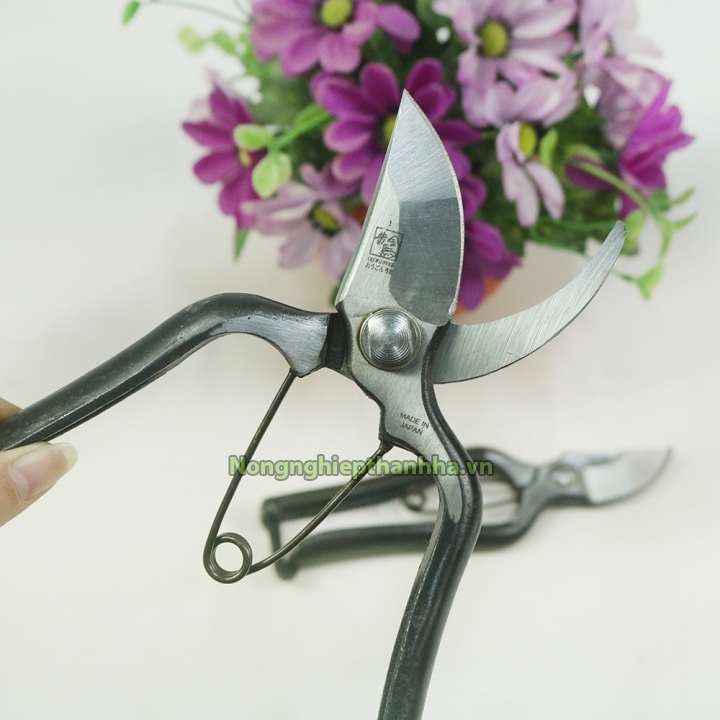 Kéo cắt cành nhập khẩu sắc bén - K66