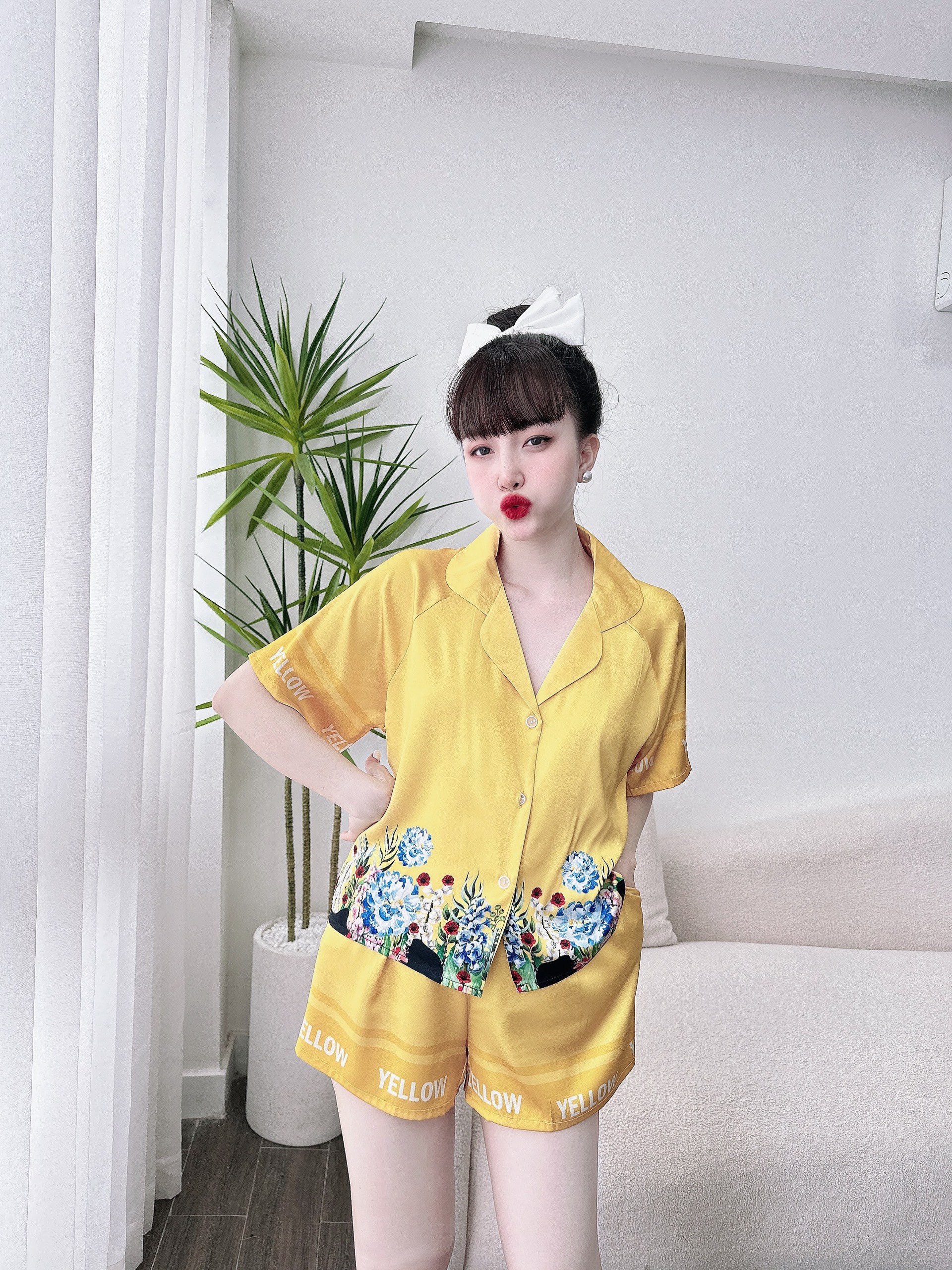 Bộ lụa đùi in họa tiết sang trọng