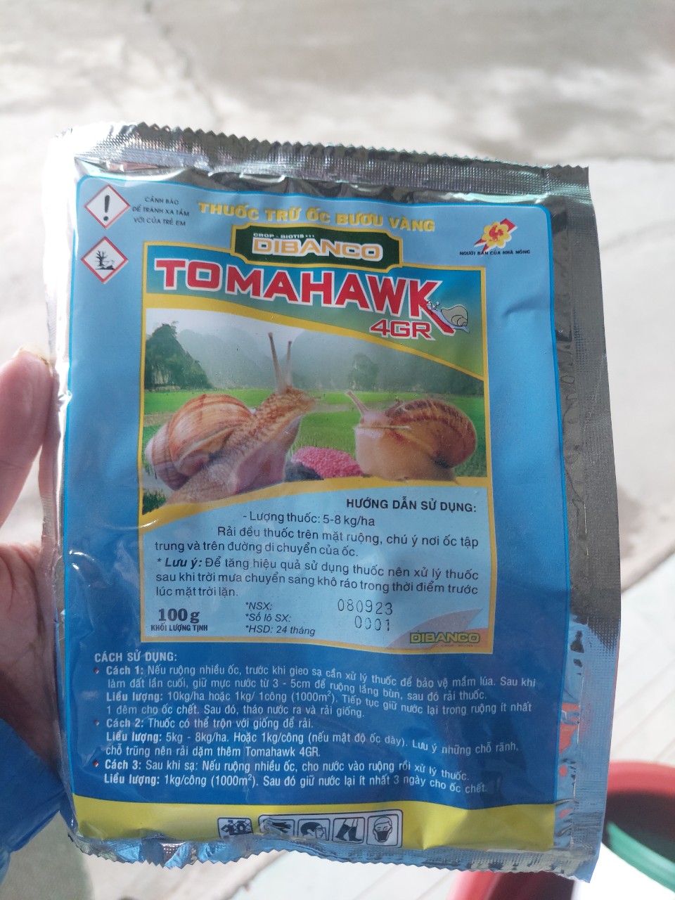 Chế phẩm diệt ốc - bả diệt ốc, sên ăn rễ lan, mầm lan và cây trồng tomahawk 4gr gói 100gr
