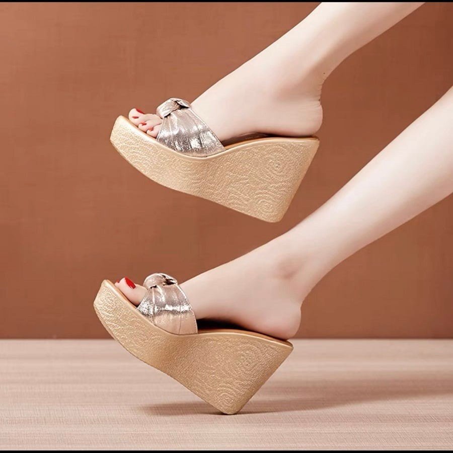 DÉP XUỒNG QUAI NƠ Ú