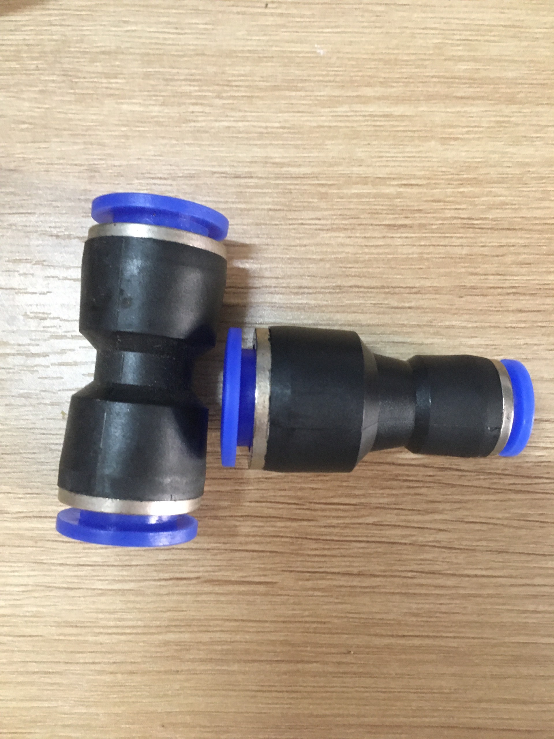 Nối nhanh giảm phi 12mm xuống phi 8mm