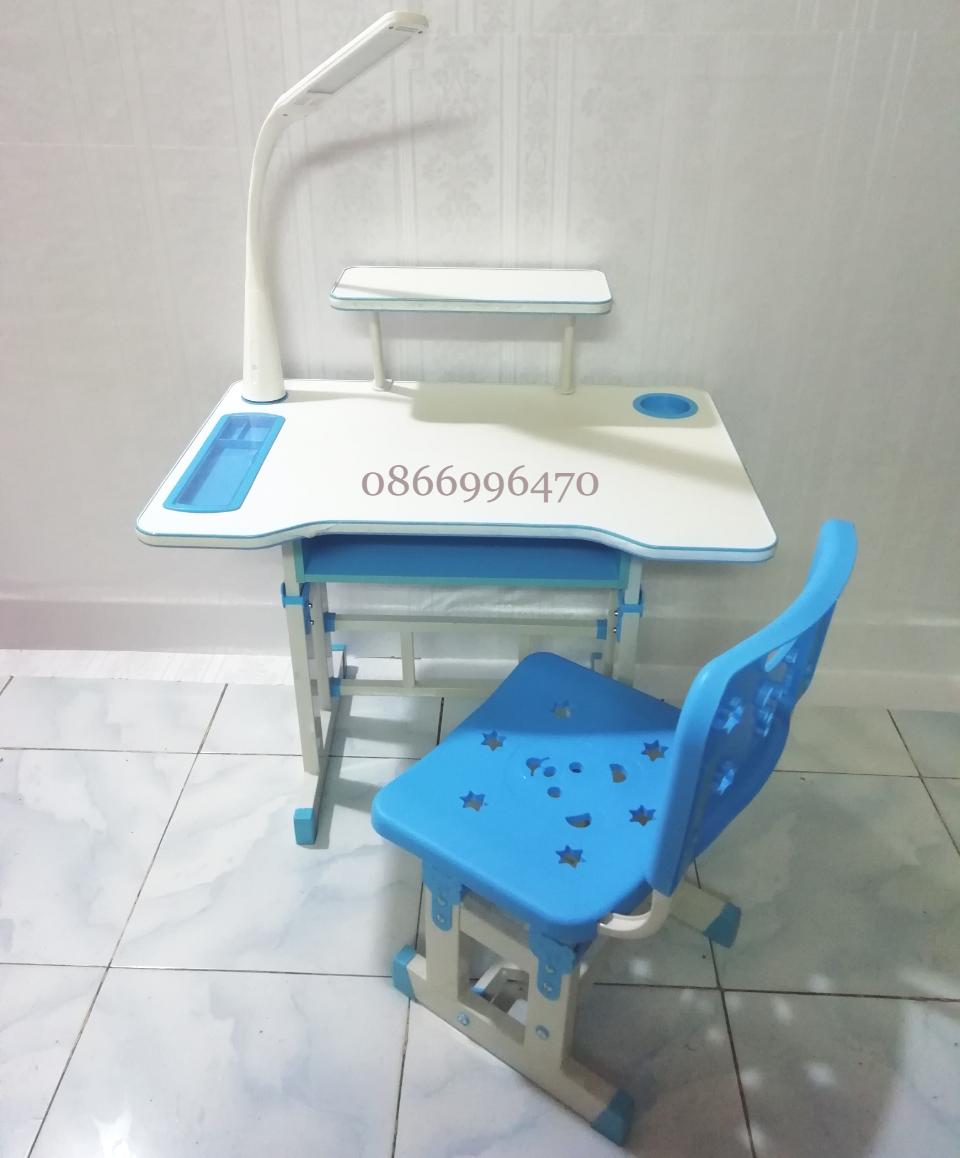 Đèn học led cho bàn học thông minh