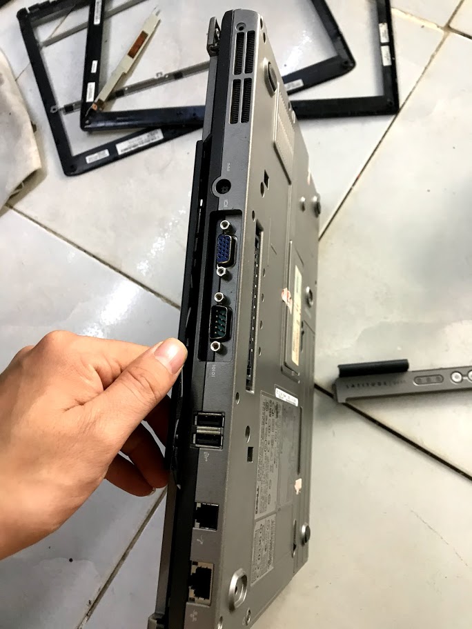 vỏ laptop dell d630, d620. mặt D