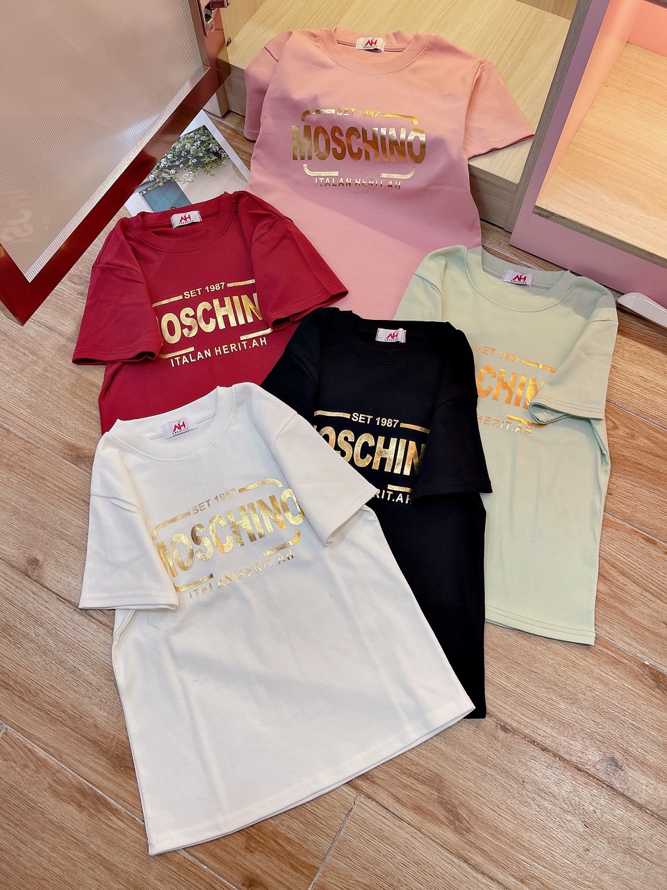 Áo thun babytee dáng ôm nữ phối chữ nhũ ( babytee Nhũ )