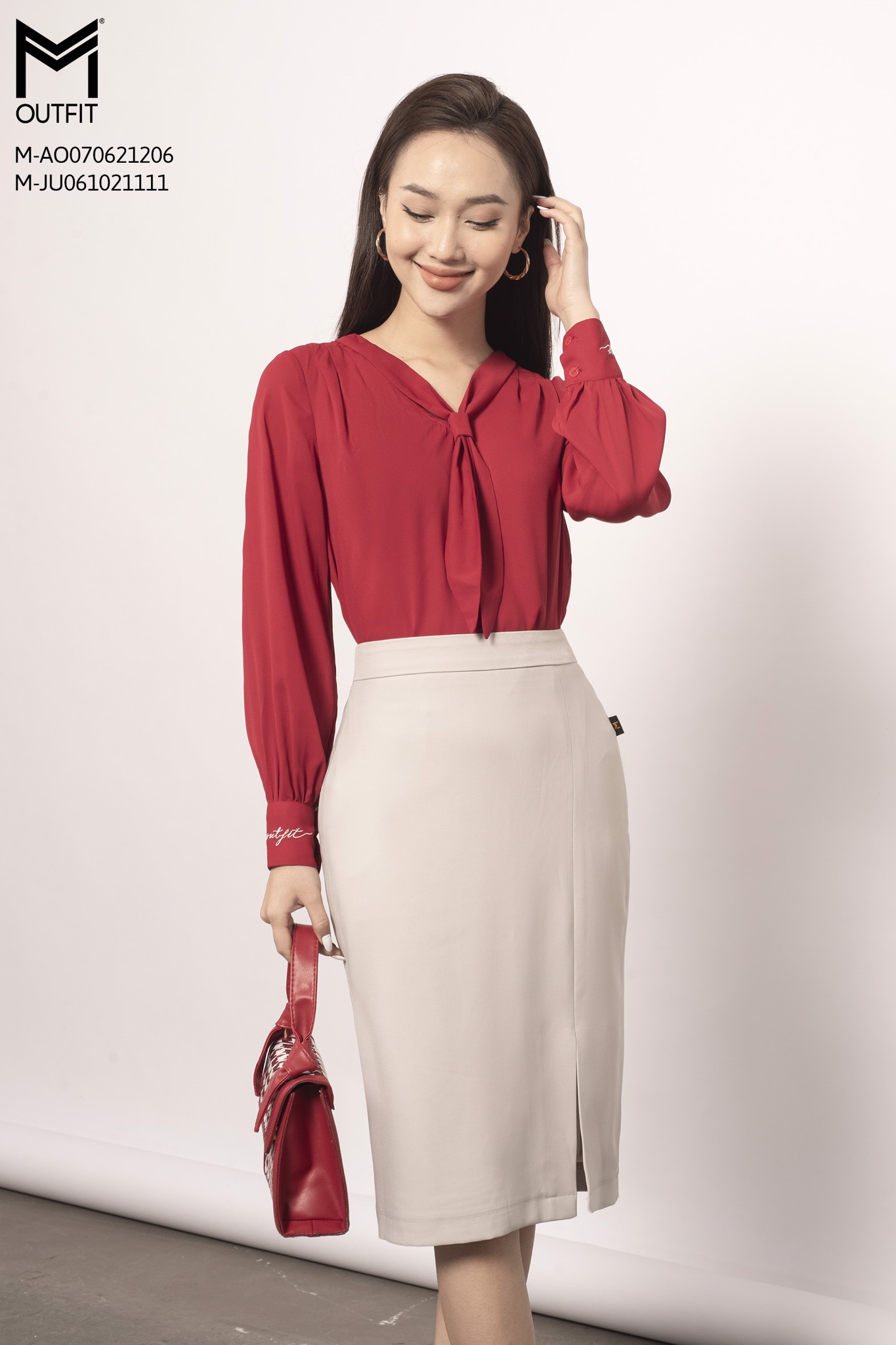 Chân váy ôm, xẻ tà - Mmoutfit
