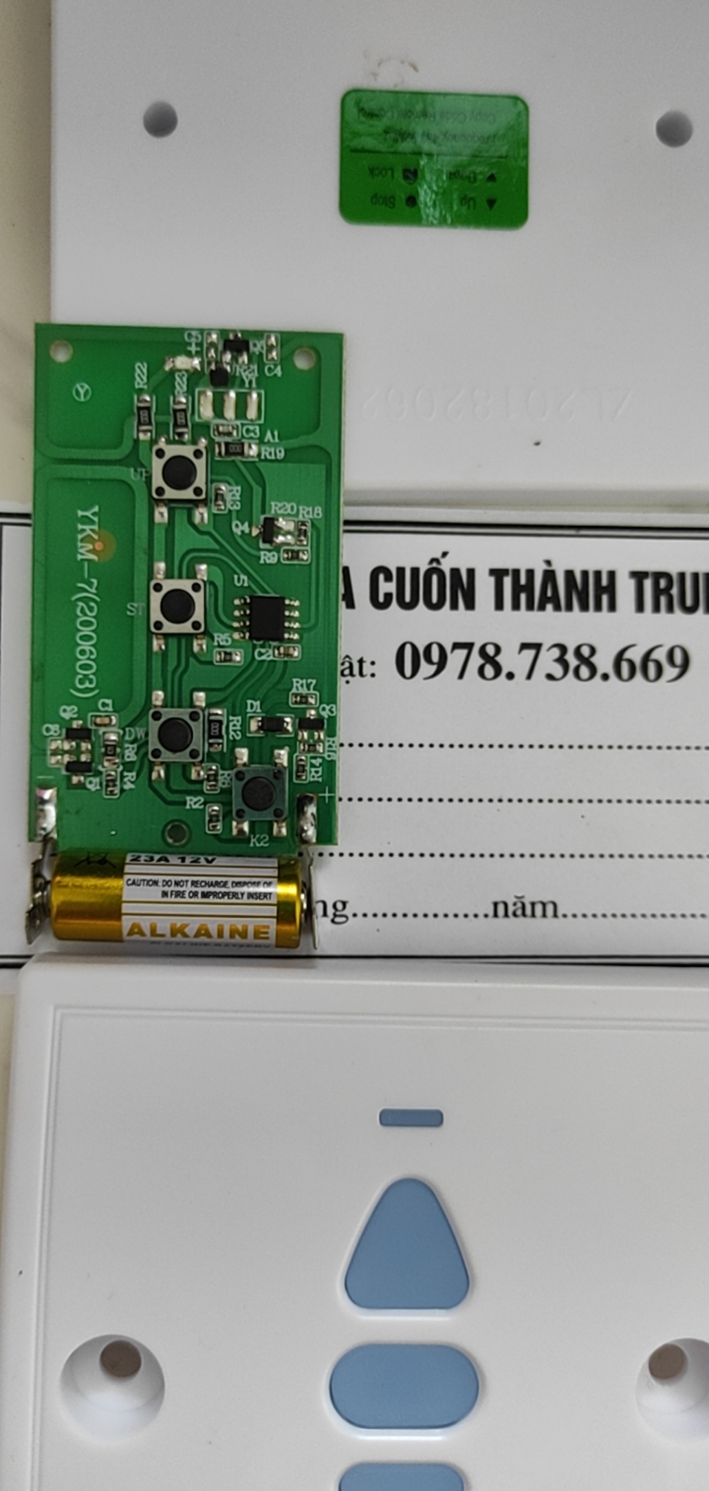 Điều khiển cửa cuốn gắn tường thông minh MÃ HỌC 433 mhz