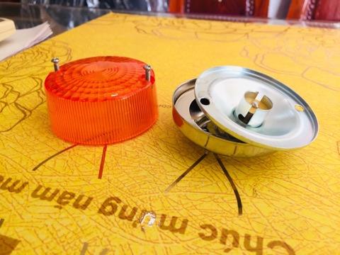 1 tai + 1 chụp xinhan trước xe cub -86