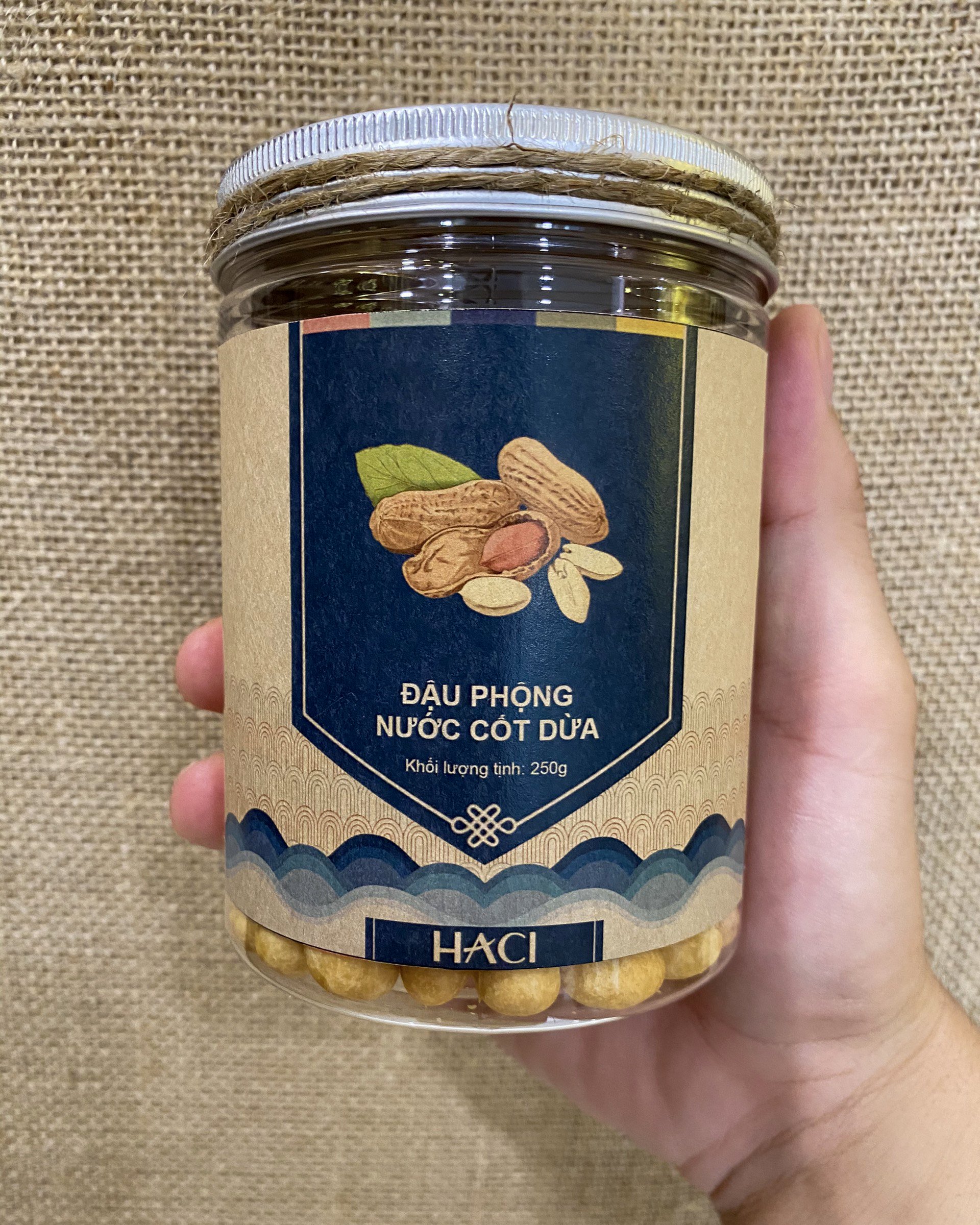 Đậu phộng nước cốt dừa hũ 250g - ăn vặt nổi tiếng - Hkfood