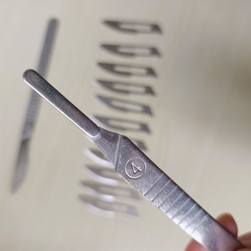 Cán dao mổ y tế số 4 ( tặng kèm 10 lưỡi dao mổ số 23 thích hợp)