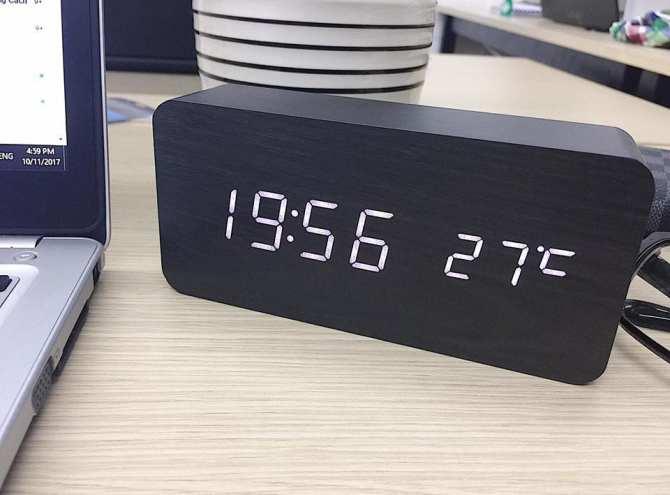 Đồng Hồ Gỗ Led Để Bàn Hình Chữ Nhật
