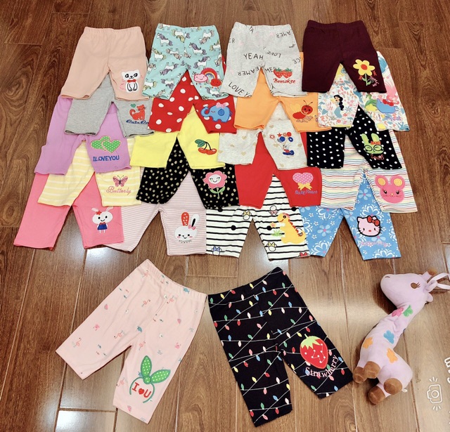 Combo 5 quần legging lửng hình thêu đắp cho bé gái.