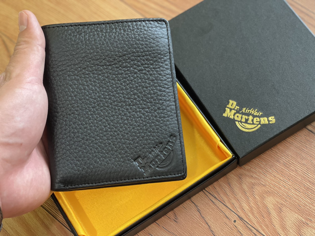 Bóp / Ví Da Cao Cấp Dr.Martens Chính Hãng
