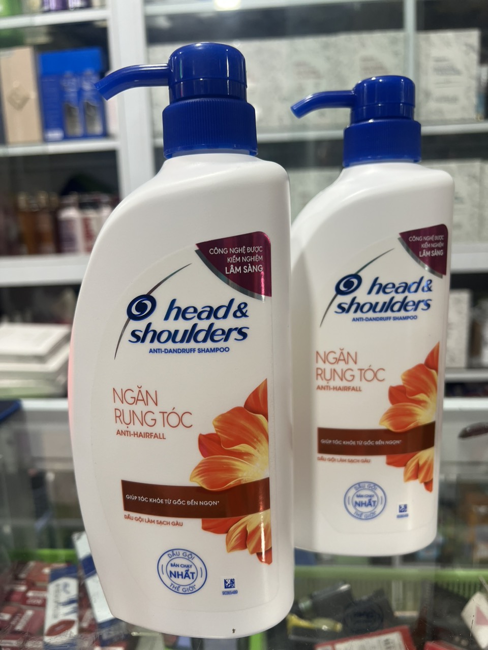 Dầu gội Head & Shoulders dưỡng chất ngăn rụng tóc 650g