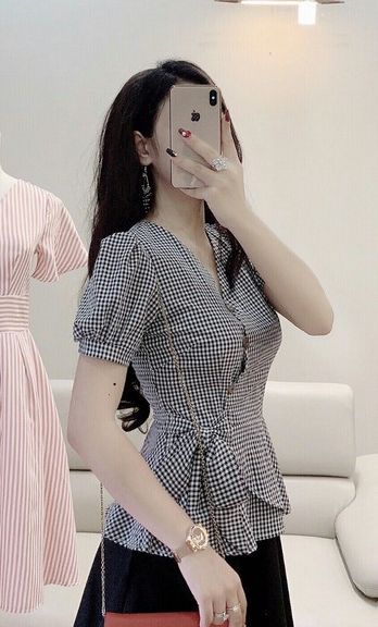 Áo sọc thắt nơ eo cổ V kết nút tay ngắn