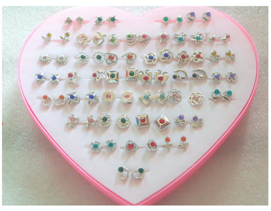 Bông tai nụ chuôi plastic nhiều kiểu dáng