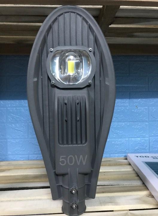 Đèn đường led 50w kiểu chiếc lá ( công suất đủ)