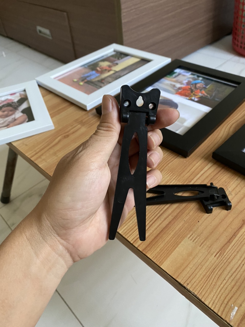 2 cái chân chống khung ảnh để bàn loại tốt