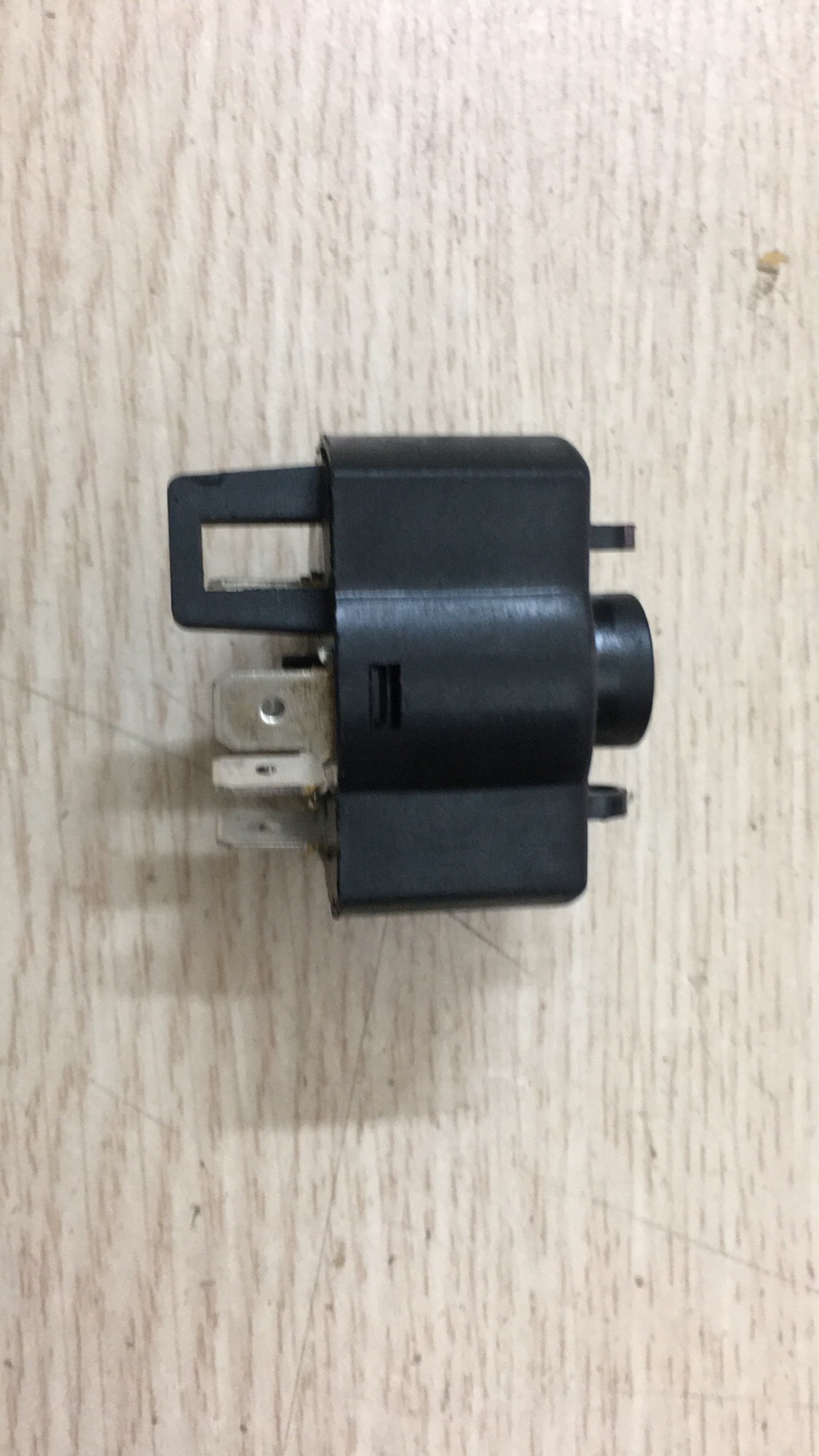 Công tắc đánh lửa Chery QQ