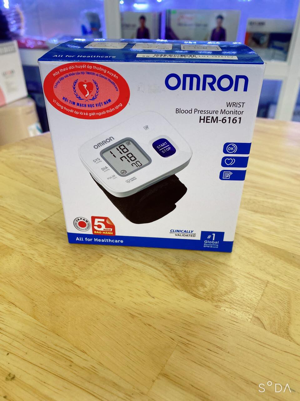 máy đo huyết áp omron hem-6161