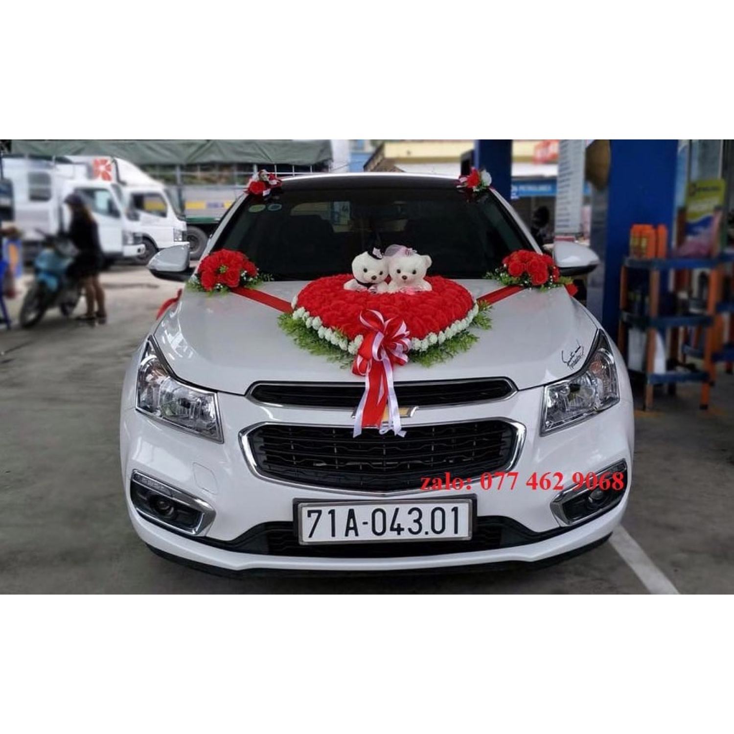 hoa trang trí xe cưới