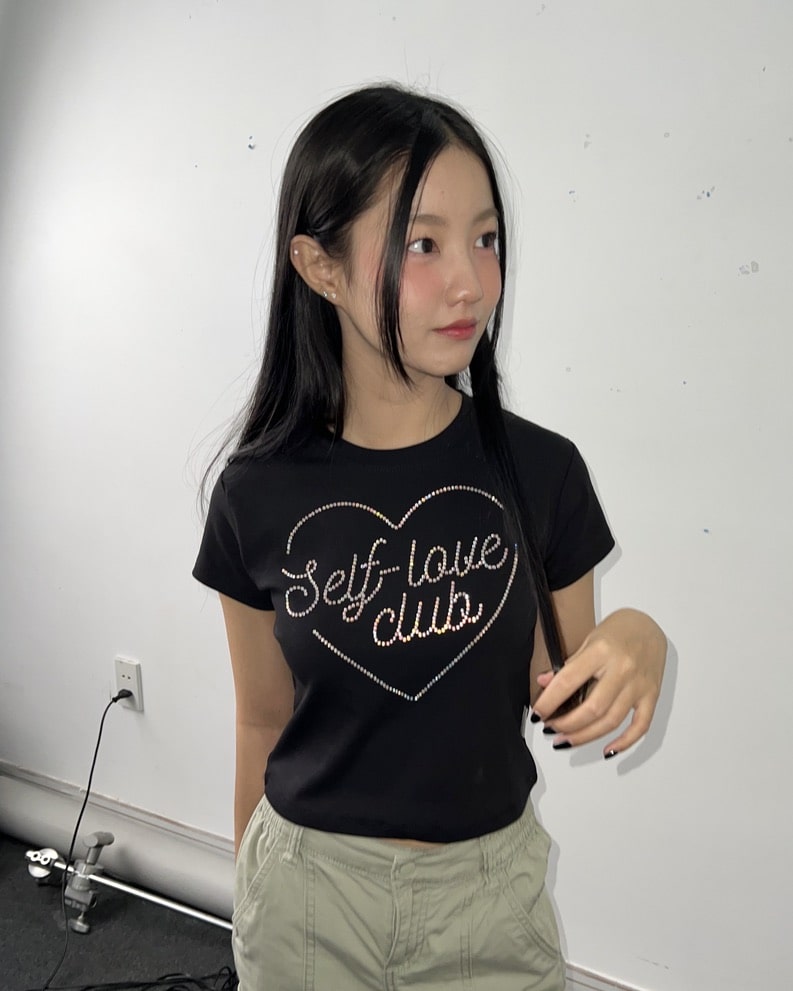 Áo croptop đính cườm SLC