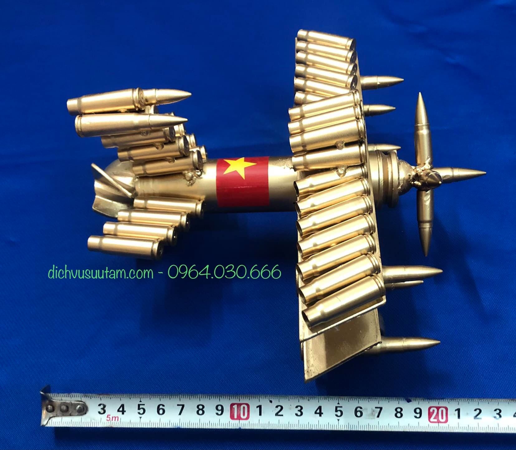 Mô hình Máy bay B52 làm bằng vỏ đan