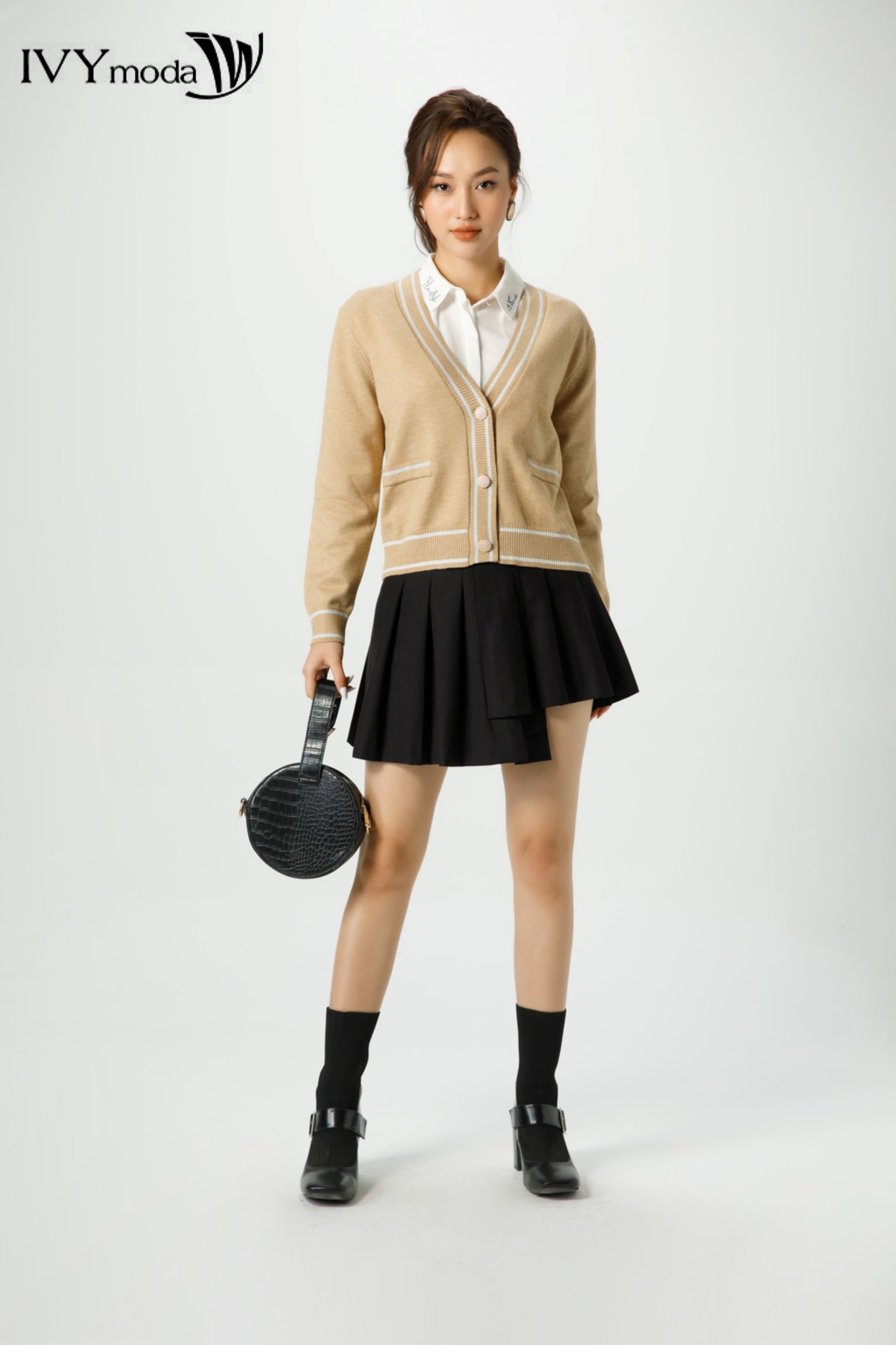 Áo khoác len cổ V IVY Moda MS 77B8818
