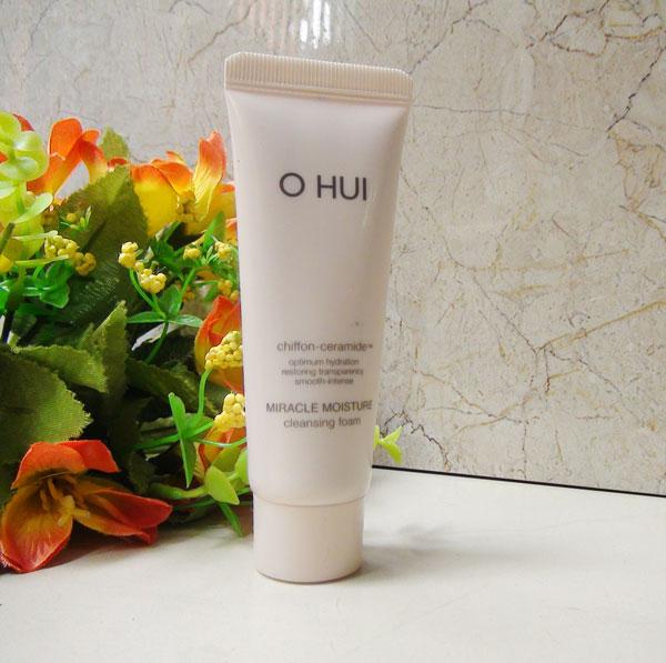 Sữa rửa mặt Ohui Miracle Moisture CLEANSING FOAM 200ml