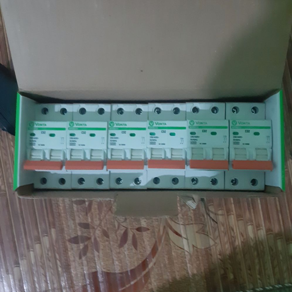 aptomat 2 pha chống quá tải