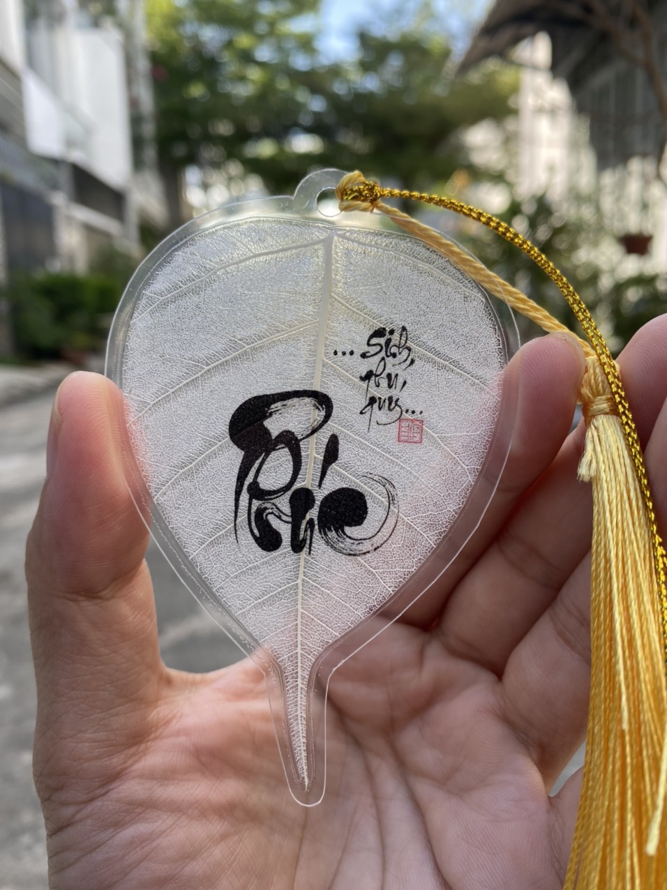 Lá bồ đề in chữ PHÚC SINH PHÚ QUÝ