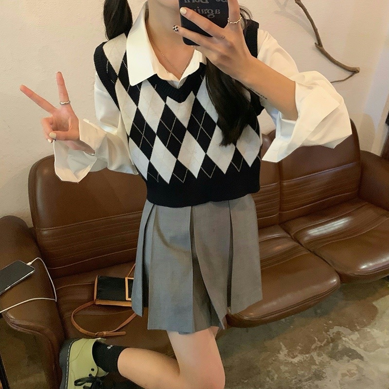 MS432 Áo gile len nữ quả trám croptop