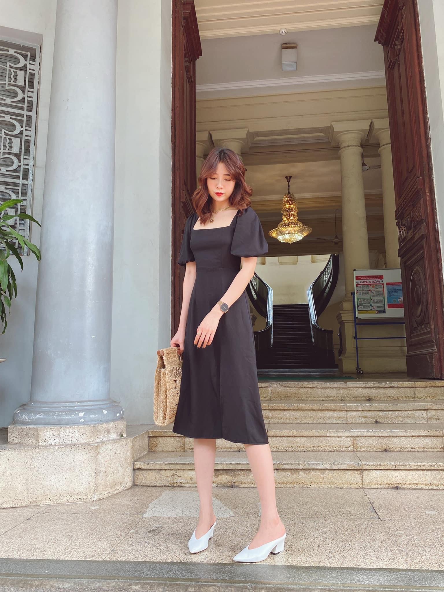 [HCM]Đầm đen cổ vuông xẻ tà