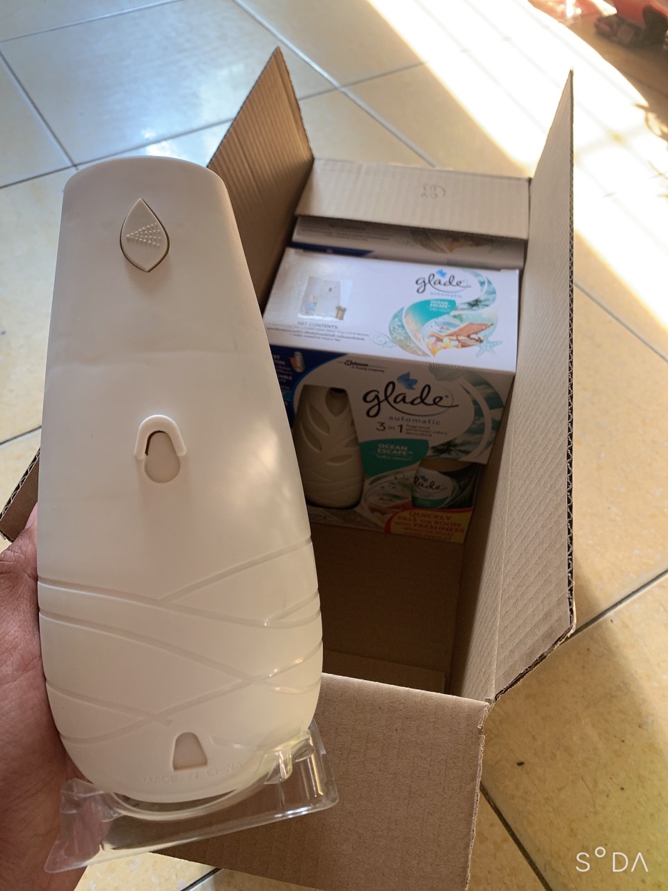Máy Xịt Thơm Phòng Tự Động Glade (không lõi)