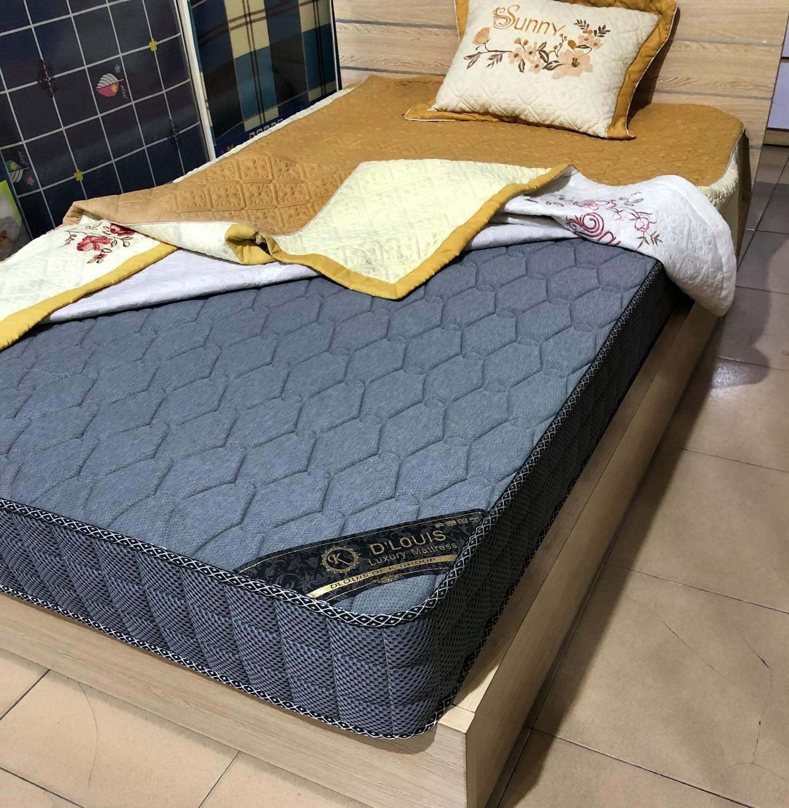 ĐỆM (NỆM) LÒ XO D'LOUIS ROLL EASY (cuộn gọn dể dàng)
